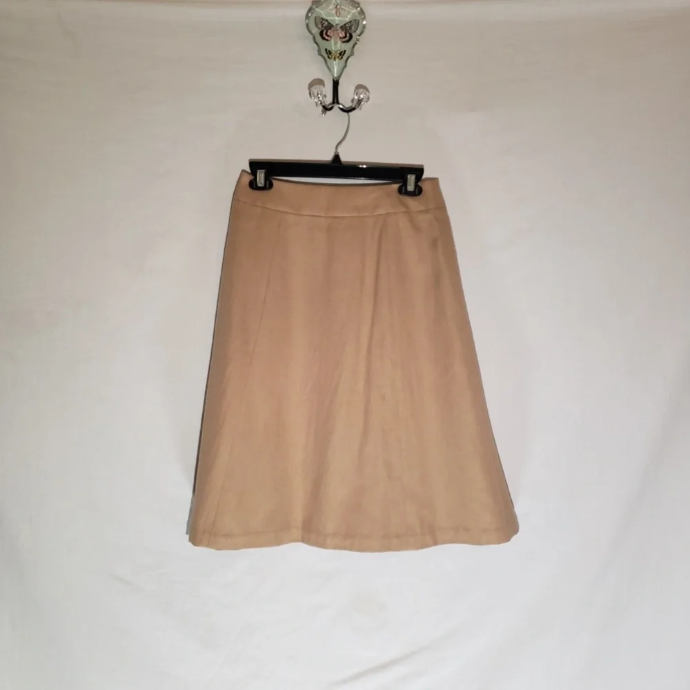 *Banana Republic* Tan front button A-line skirt, size 2 - Picture 2 of 10